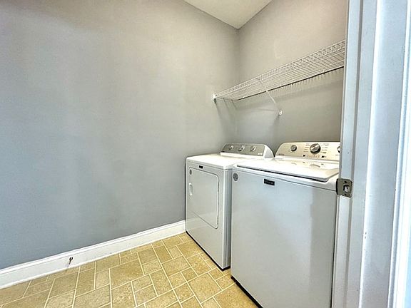 5th image of 200 Gateway Dr #233