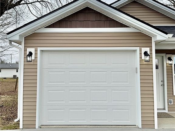 3rd image of 243 Oak Street