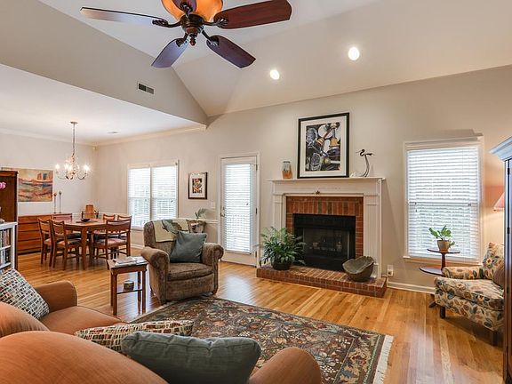 5th image of 2799 Warwick Ct