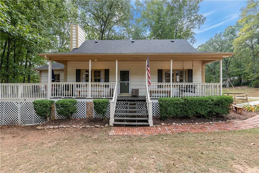 980 Hickory View Ct NW photo 1