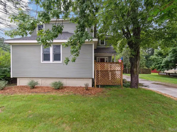 26828 Shiawassee Rd, Southfield, MI 48033