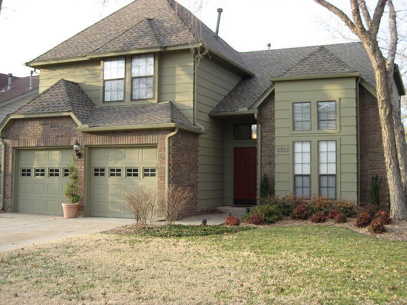 Beautiful home in South Tulsa / Jenks school district