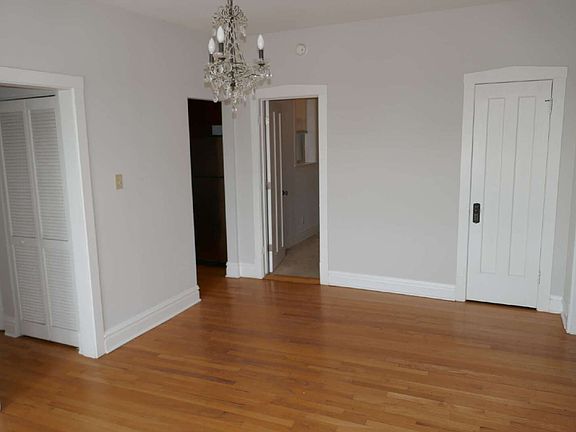 5th image of 207 Washington Blvd APT 3W