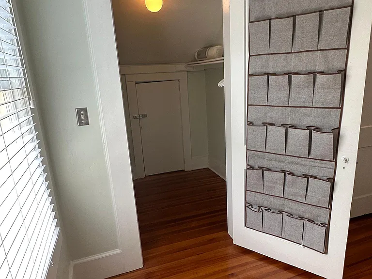 12 E Earle St #A — Photo 5