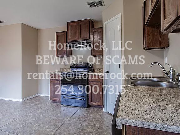3rd image of 3412 Armando Pena Dr
