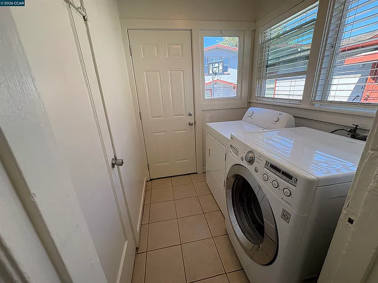 1602 Georgia St — Photo 15