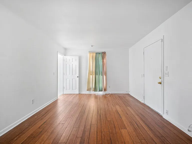 4758 Trenton Dr — Photo 7