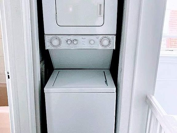 4th image of 319 Daub Ave APT 2