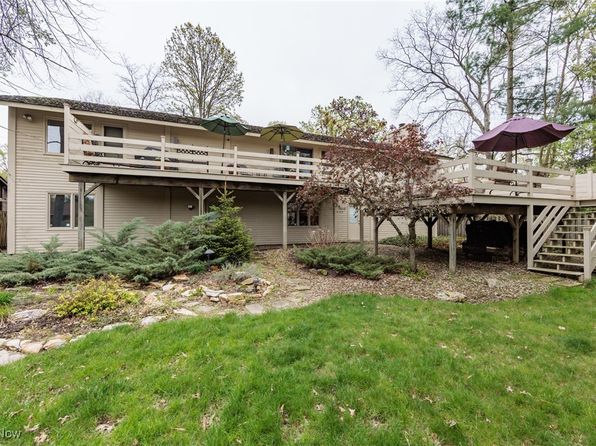 10830 Gate Post Rd, Strongsville, OH 44149