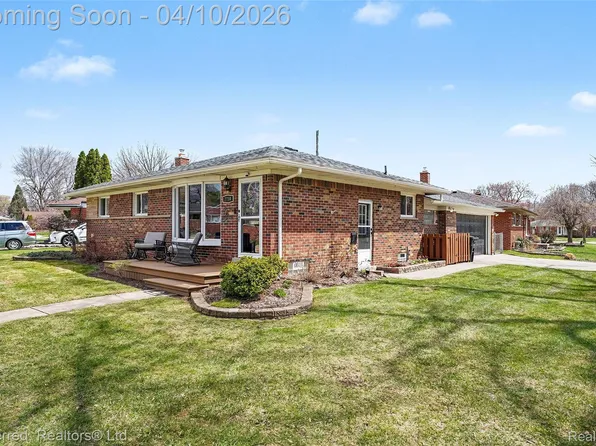 7710 Lear Ct, Westland, MI 48185