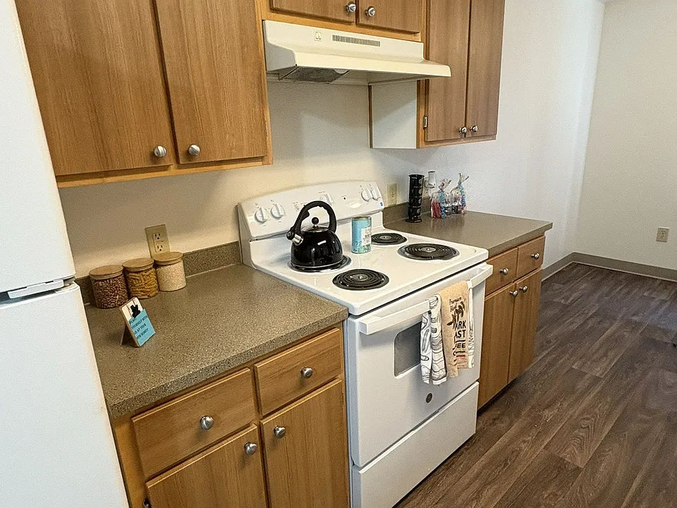 Windsor Manor Apartments