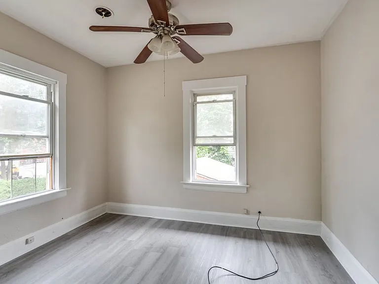2118 Denison Ave — Photo 11