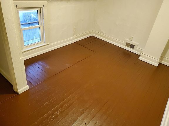 5th image of 389 Oak St #391