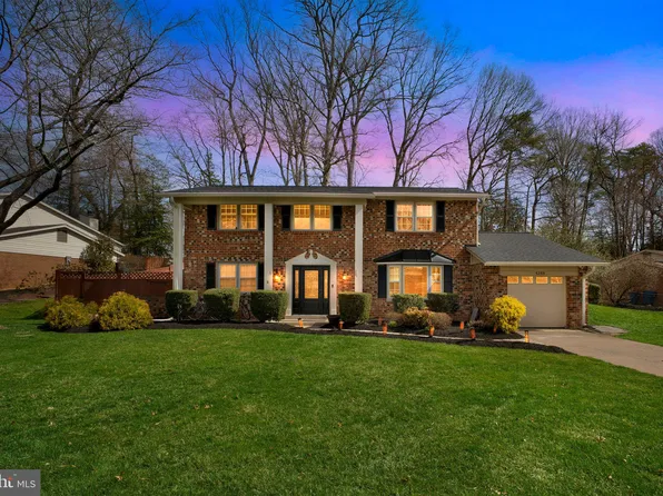 5255 Pumphrey Dr, Fairfax, VA 22032