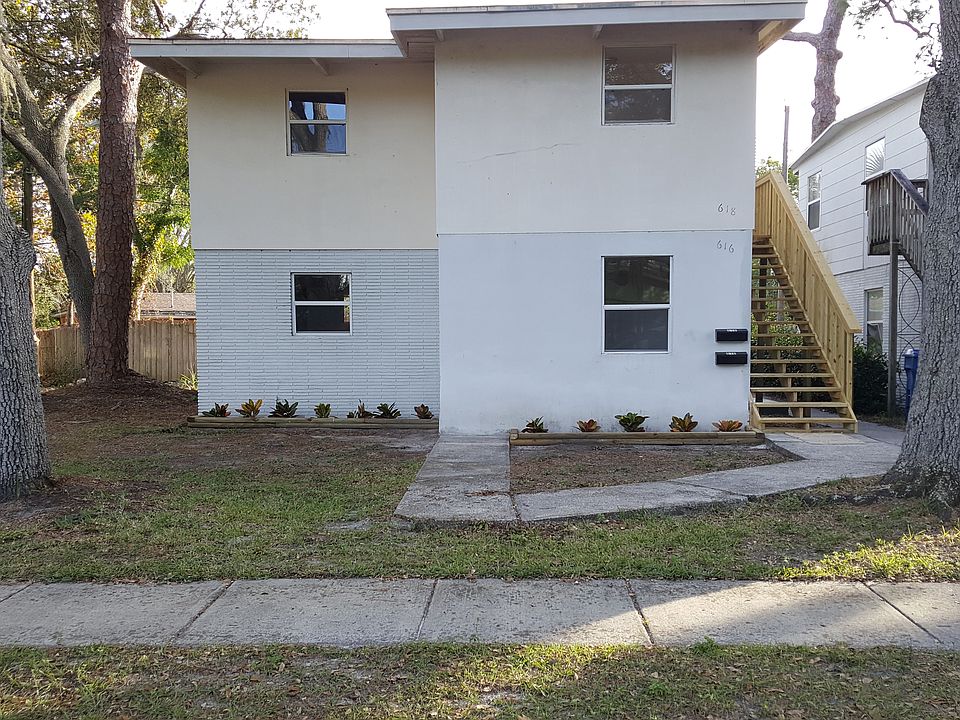 1st image of 618 23rd Ave S