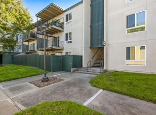 966 Peninsula Ave APT 105, San Mateo, CA 94401