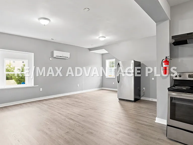 327 Thomas Jefferson Hwy — Photo 32