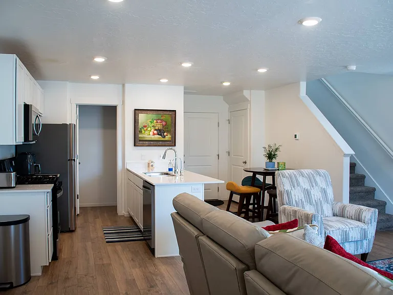 252 N Salty Ln — Photo 4