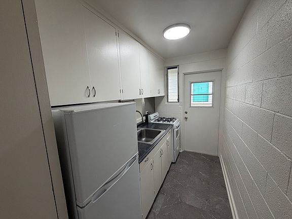 5th image of 1148 Wilder Ave APT 20