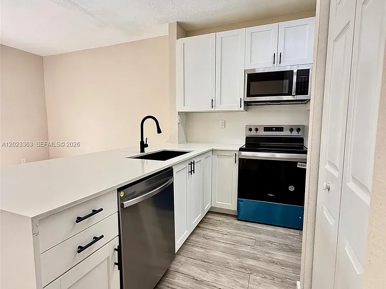 3330 NE 13th Circle Dr #11122 — Photo 11