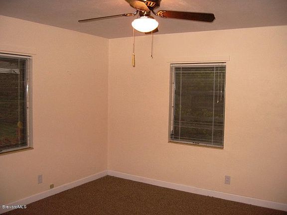 5th image of 404 Sunset Blvd