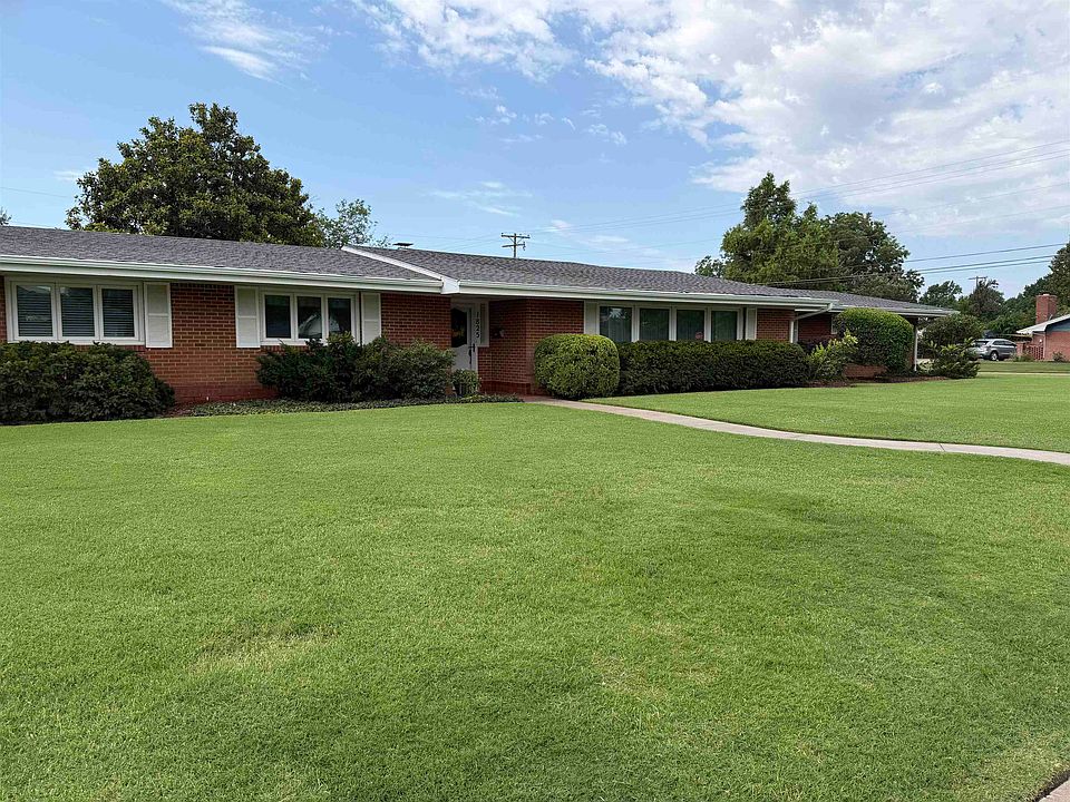1st image of 1825 Ramona Dr