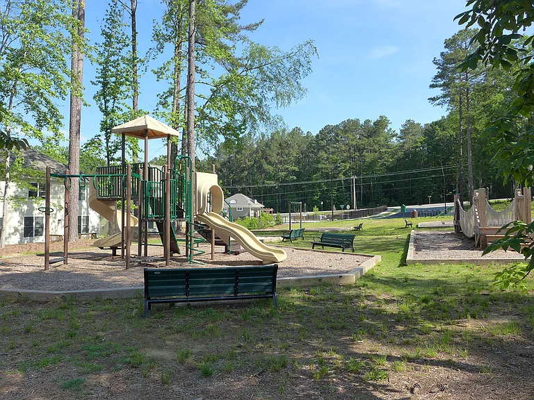 112 Bella Dr — Photo 17