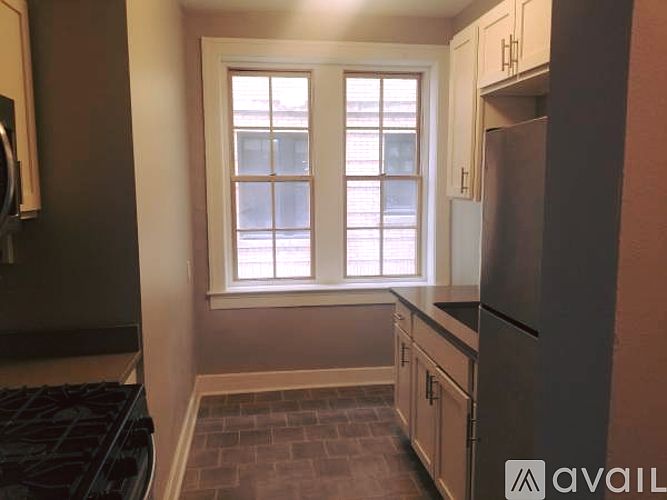 1st image of 27 E Willis St #8