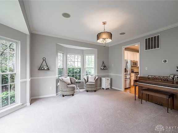 4th image of 1634 Middlefield Ct