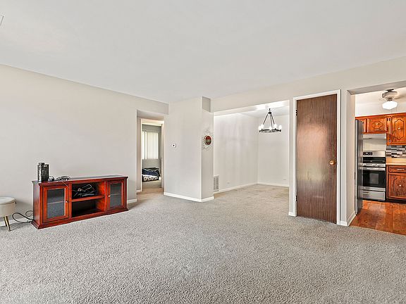 4th image of 4901 W 109th St APT 204