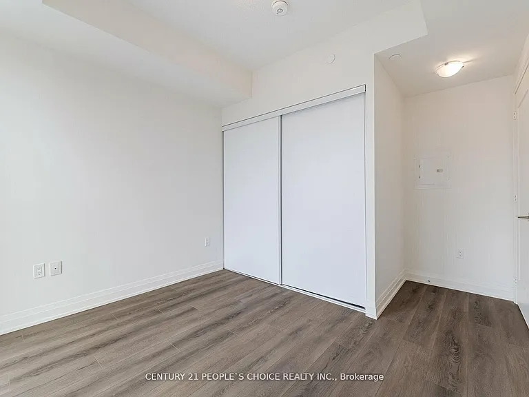 509 Dundas St W #711 — Photo 11