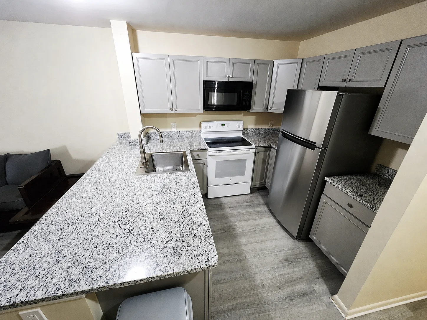 2 bed, 1012 sqft, $1,450 — Photo 1