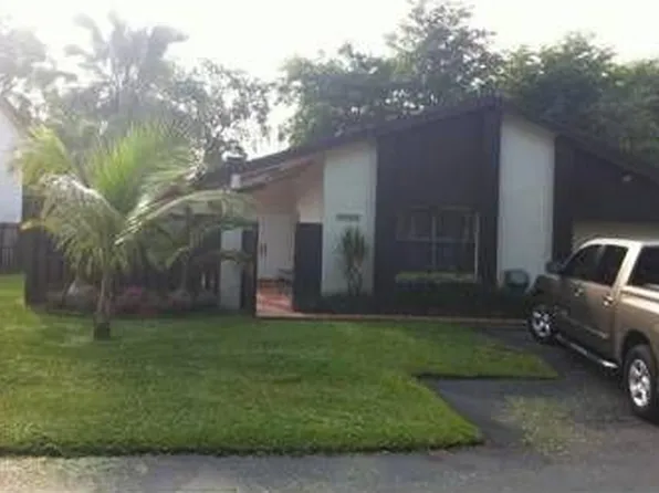 10909 SW 134th Ct, Miami, FL 33186