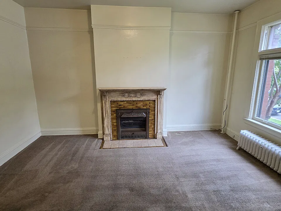 721 E 1st St #4