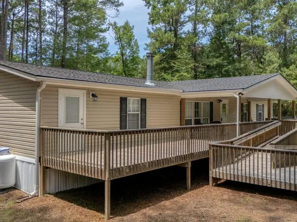 728 Huskie Ln, Saint Stephen, SC 29479