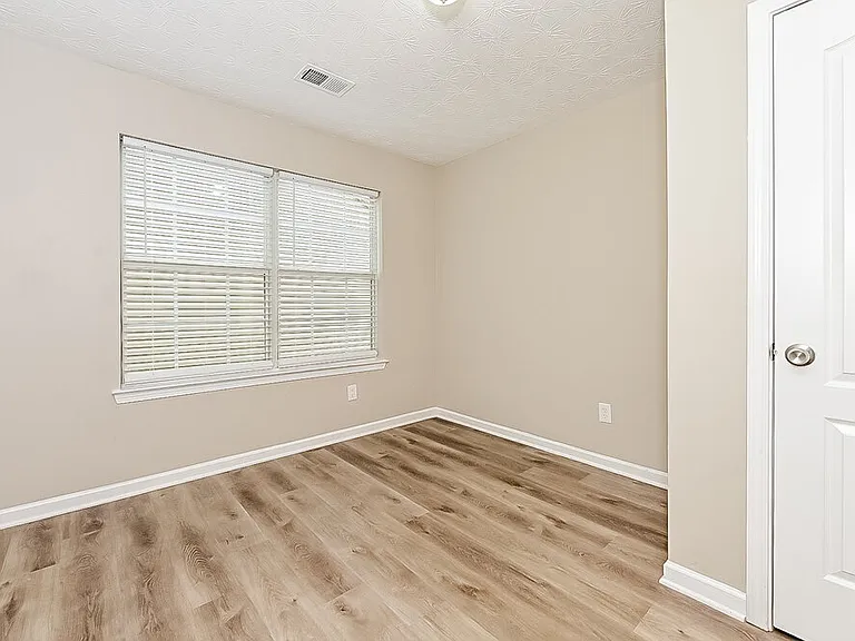 7423 Garnet Dr — Photo 12