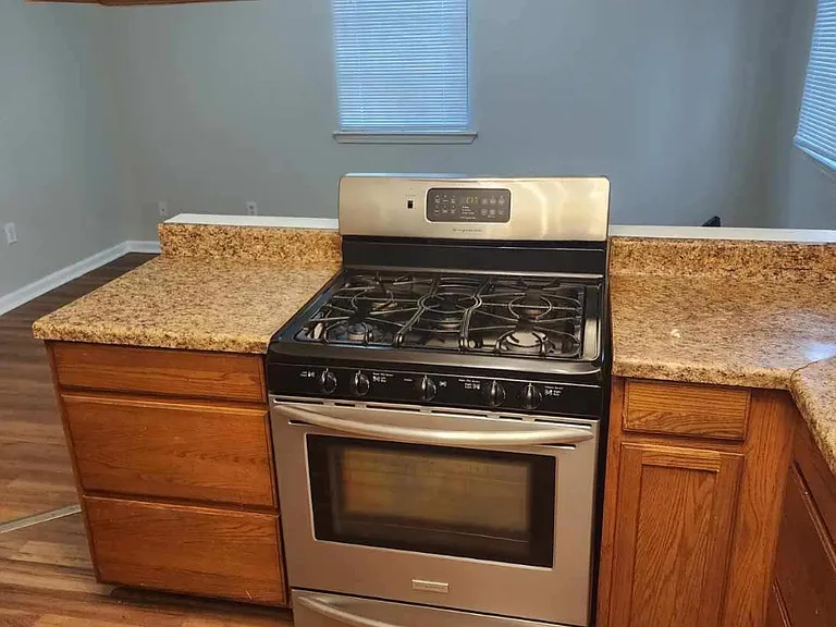 4501 S Prieur St #A — Photo 3