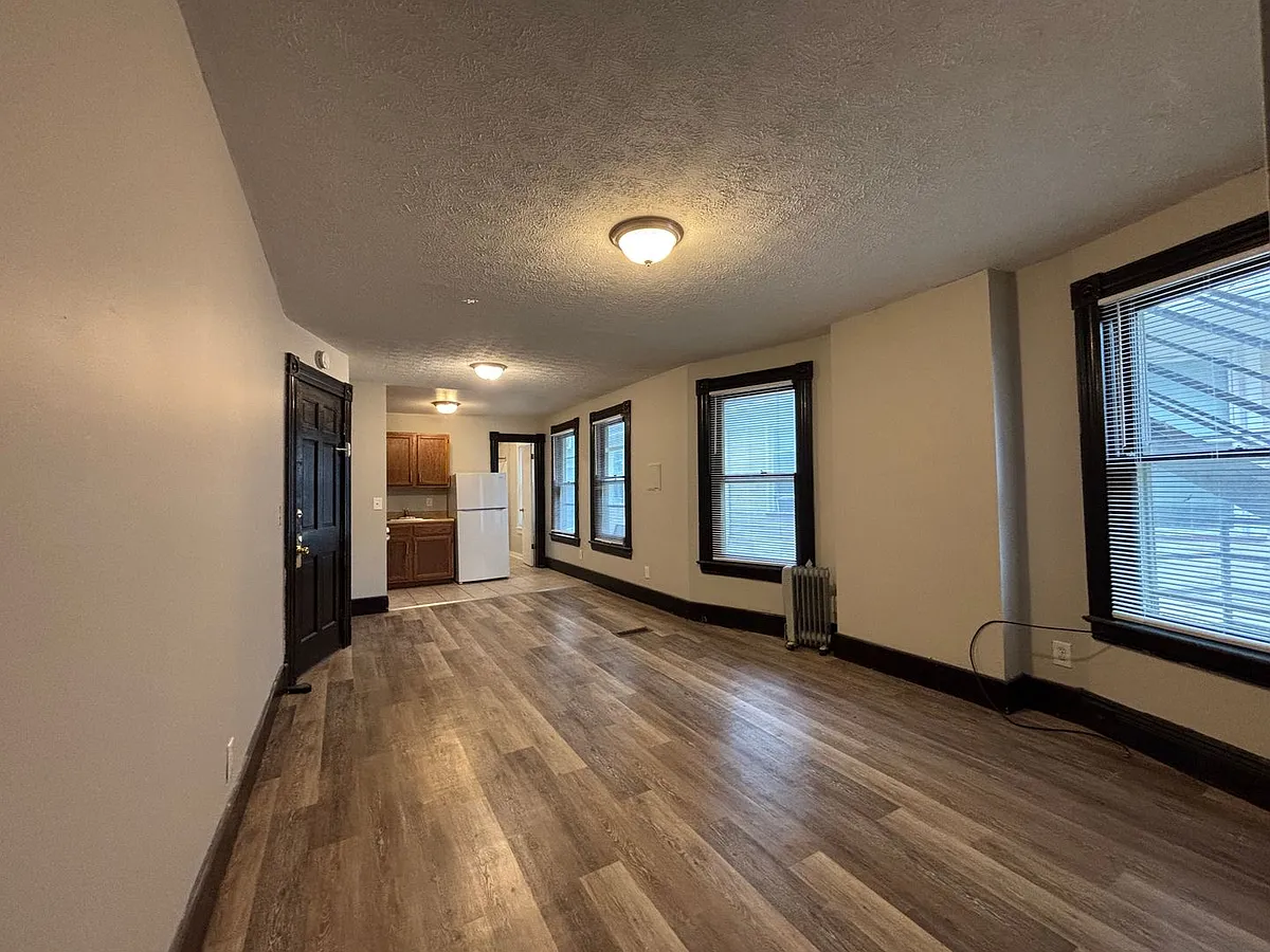 Building Photo - 465 Meigs St