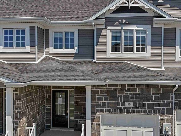 2nd image of 1534 Davenport Cres