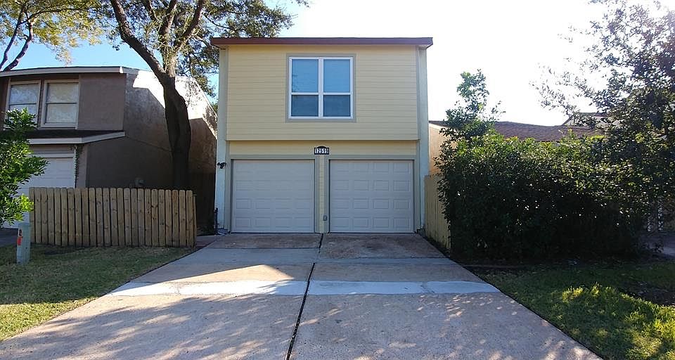 1st image of 12519 Corona Ln