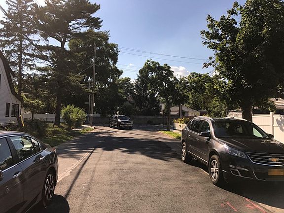 5th image of 11138 176th St