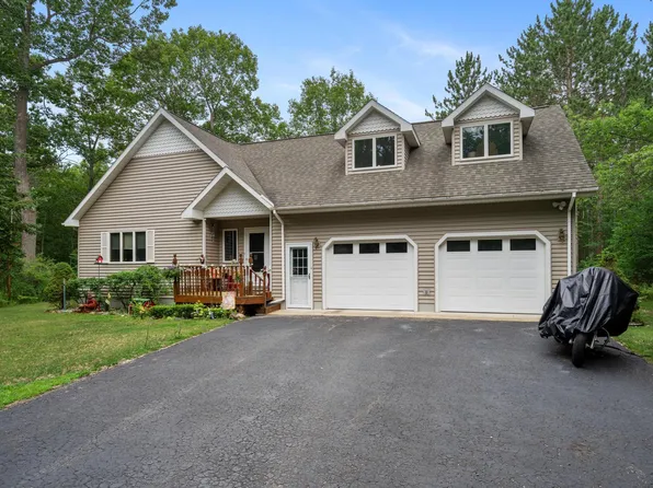 9043 Parke Rd, Indian River, MI 49749