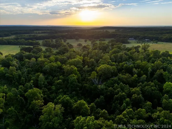 4 S 4430th Rd, Vinita, OK 74301