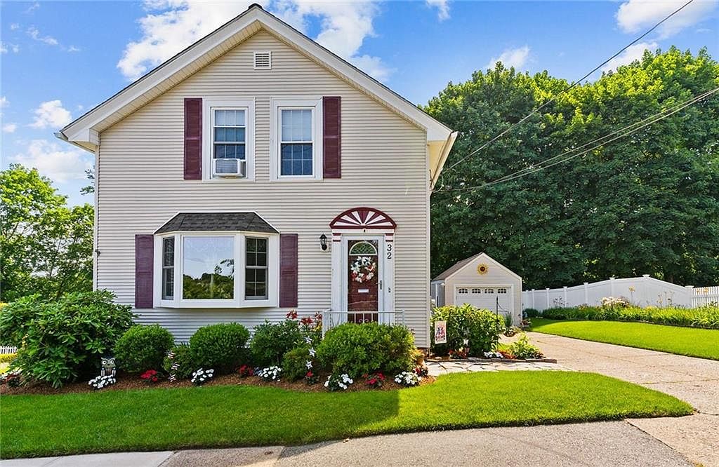 32 Chapel St, Lincoln, RI 02865 Zillow
