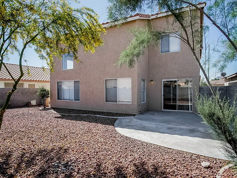 716 Pine Field Ln — Photo 17