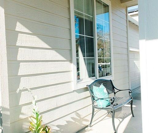3rd image of 8825 Oakfield Ln