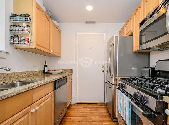 5th image of 503 W Deming Pl #2