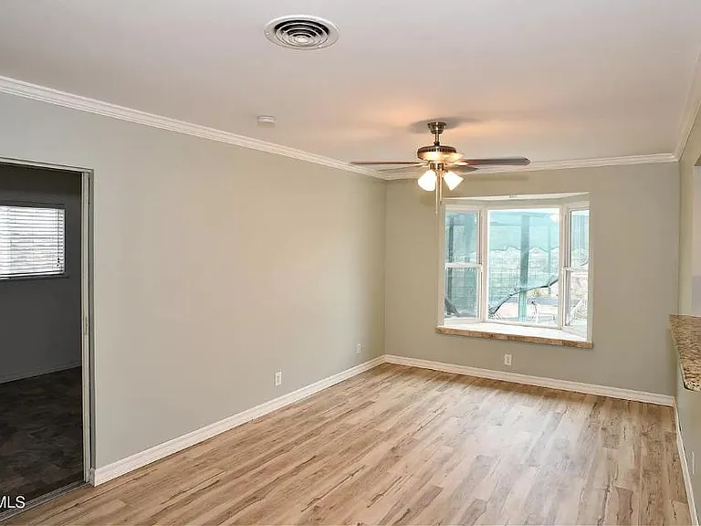 220 Stratus Rd — Photo 4