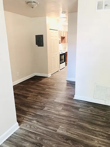 1744 Lyle Ave Photo 1