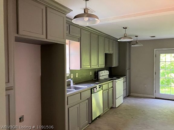 3rd image of 101 E State St